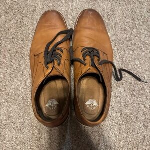 Men’s Tan Oxfords Classic Style